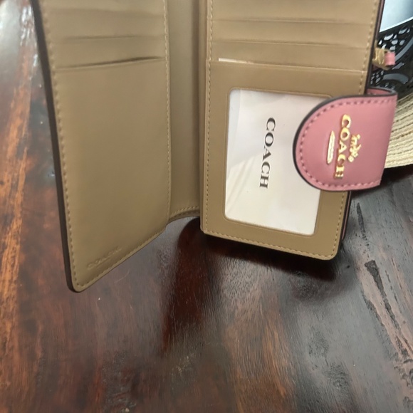 Cute coach wallet - Picture 2 of 2